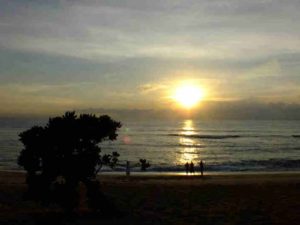 Pemandangan Indah di Nusa Dua Bali Saat Matahari Terbit