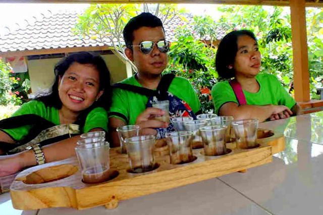 ruang menikmati di wisata kopi luwak Bali