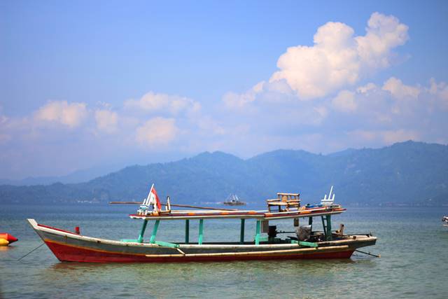 Terpesona Oleh Keindahan Pemandangan dan Beingnya Air Pantai Klara, Lampung