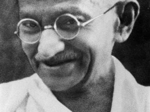 Tindakan Lebih Berarti Daripada Teori ~ Mahatma Gandhi #1