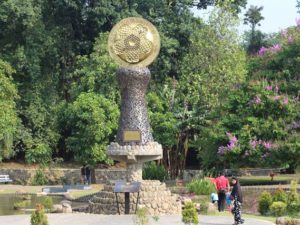 [Foto] Tugu Dua Abad Kebun Raya Bogor
