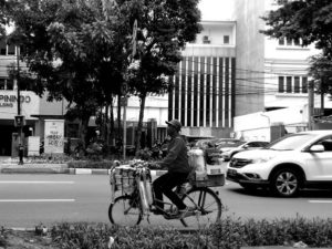 STARLING = STARBUCKS KELILING : Pedagang Kopi Bersepeda Di Jakarta