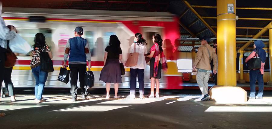 Cara Menuju Kampus Universitas Indonesia Dari Tangerang Dengan Commuter Line