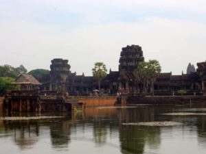 Etika Berpakaian Saat Berkunjung Ke Angkor Wat, Kamboja