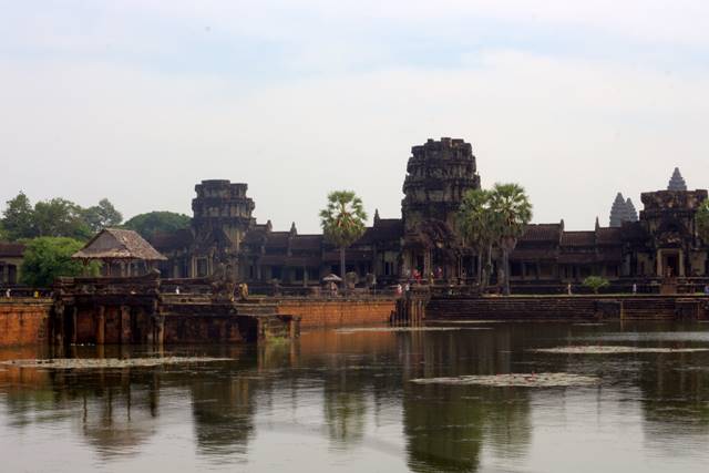 Etika Berpakaian Saat Berkunjung Ke Angkor Wat, Kamboja