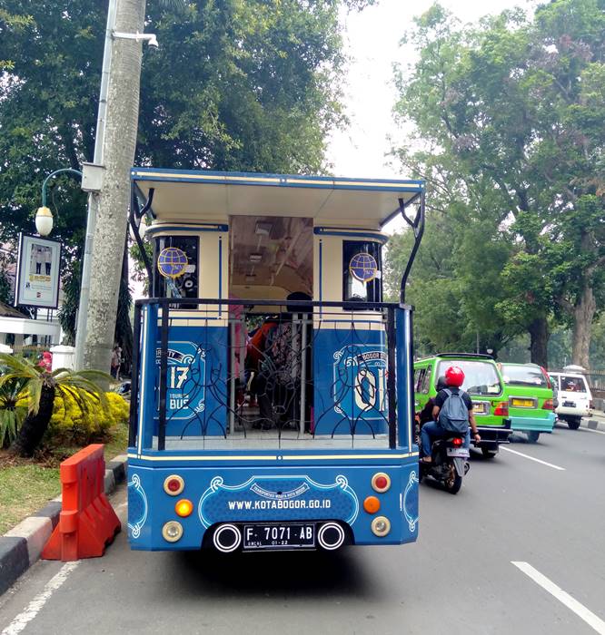 Bus Uncal : Sang Rusa Beroda Pengantar Wisatawan Dengan Cuma-Cuma