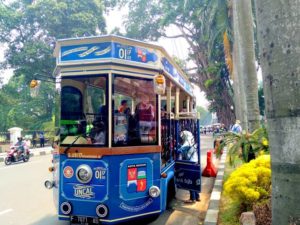 Bus Uncal : Sang Rusa Beroda Pengantar Wisatawan Dengan Cuma-Cuma