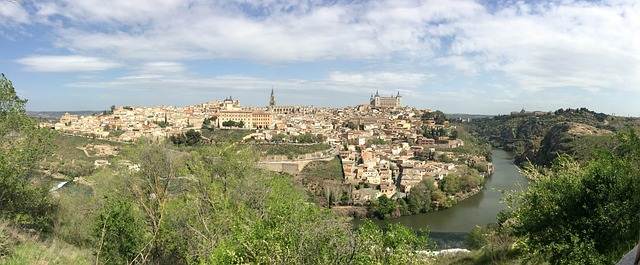 [FOTO] Kota Toledo : 3 Agama Meninggalkan Jejaknya Disini