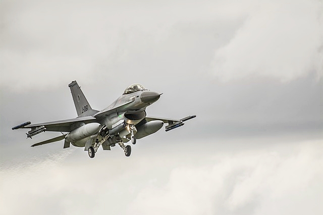 [Foto] F-16 Fighting Falcon / Viper : Indonesia Juga Punya Sampai sekarang